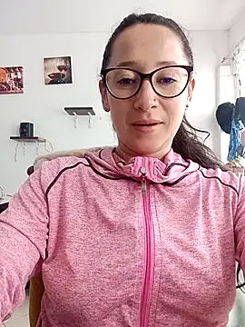 Snapshot of emilypoppy3 chatting on February 25, 2026, 6:19 pm emilypoppy3 online show from February 25, 2026, 6:19 pm