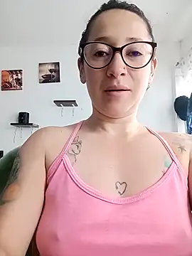 Snapshot of emilypoppy3 chatting on February 22, 2026, 12:51 pm emilypoppy3 online show from February 22, 2026, 12:51 pm