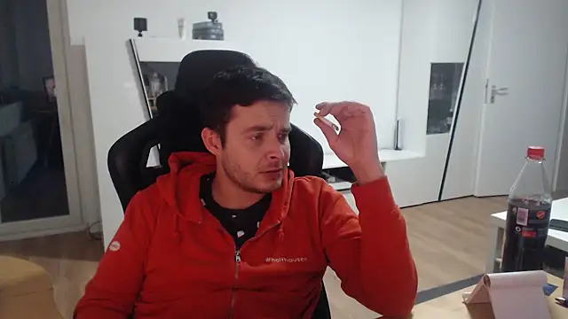 SharkLuigi online show from December 6, 2024, 1:46 am