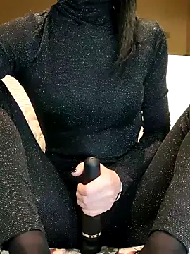 Melody87 online show from February 3, 2026, 9:09 pm