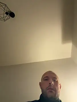 Guitccch online show from February 10, 2026, 2:54 am