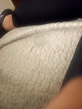 Snapshot of Guitccch chatting on November 9, 2025, 1:42 am Guitccch online show from November 9, 2025, 1:42 am