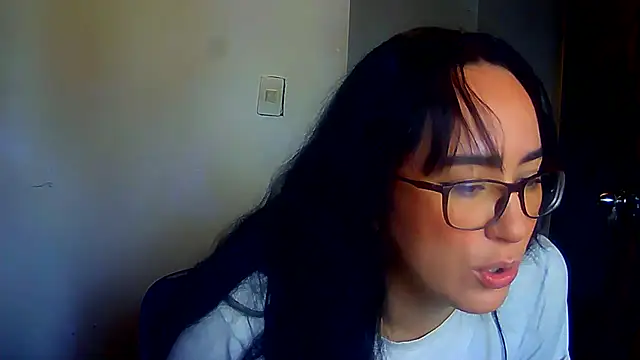 Snapshot of brittanycheeks chatting on February 1, 2025, 2:34 pm brittanycheeks online show from February 1, 2025, 2:34 pm