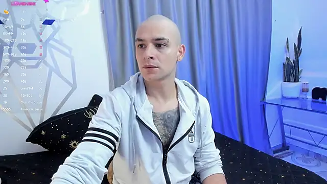 Snapshot of Aron-santoro chatting on January 12, 2025, 4:31 am Aron-santoro online show from January 12, 2025, 4:31 am