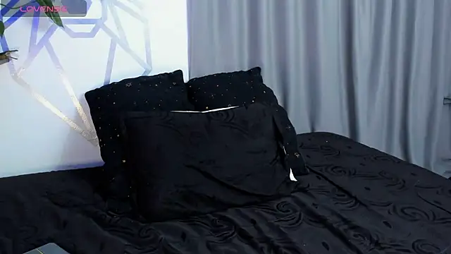 Snapshot of Aron-santoro chatting on December 20, 2024, 3:58 am Aron-santoro online show from December 20, 2024, 3:58 am