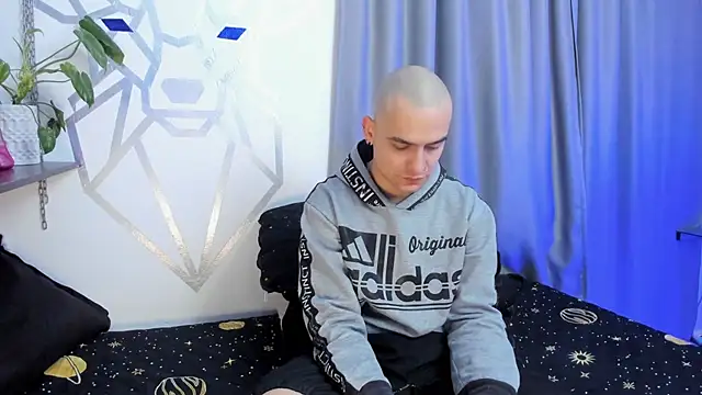 Snapshot of Aron-santoro chatting on January 19, 2025, 4:44 am Aron-santoro online show from January 19, 2025, 4:44 am