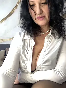 Katie-n online show from February 5, 2026, 7:04 am