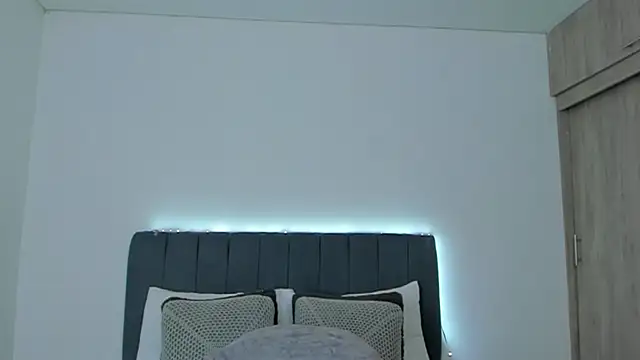 im sarah34 online show from April 10, 2026, 4:52 am