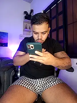 Snapshot of Naughty_Charly chatting on September 28, 2025, 12:12 pm Naughty Charly online show from September 28, 2025, 12:12 pm