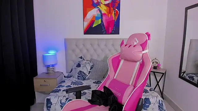 Snapshot of KristalFoxx chatting on September 20, 2025, 10:42 am KristalFoxx online show from September 20, 2025, 10:42 am