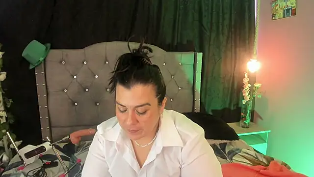 Snapshot of martina_foxy_ chatting on March 18, 2025, 5:55 pm martina foxy online show from March 18, 2025, 5:55 pm