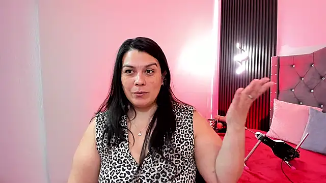 Snapshot of martina_foxy_ chatting on November 8, 2025, 12:20 pm martina foxy online show from November 8, 2025, 12:20 pm