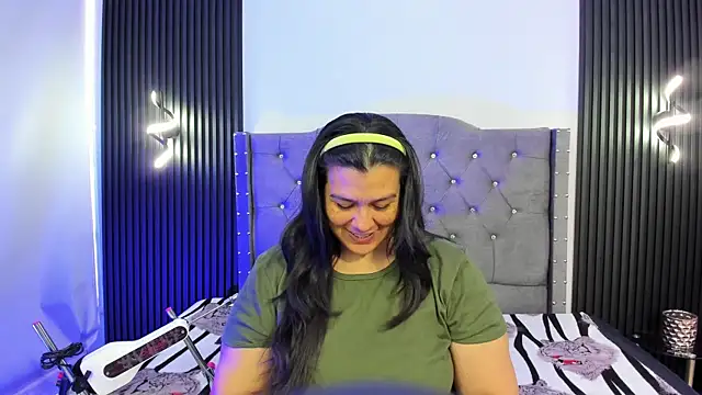 Snapshot of martina_foxy_ chatting on October 9, 2025, 12:06 pm martina foxy online show from October 9, 2025, 12:06 pm