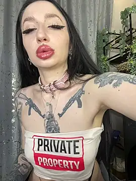 Molly  Moon online show from February 4, 2026, 2:28 am