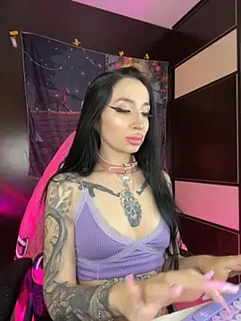 Snapshot of Molly__Moon chatting on September 21, 2025, 4:28 am Molly Moon online show from September 21, 2025, 4:28 am