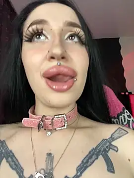 Snapshot of Molly__Moon chatting on February 27, 2025, 5:51 am Molly Moon online show from February 27, 2025, 5:51 am