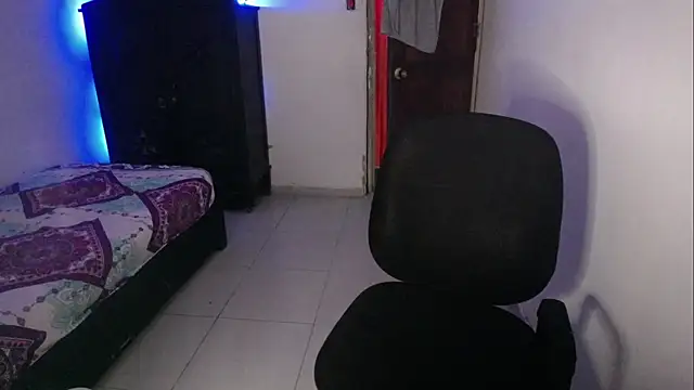 Sxntisaul   online show from February 17, 2025, 5:23 pm