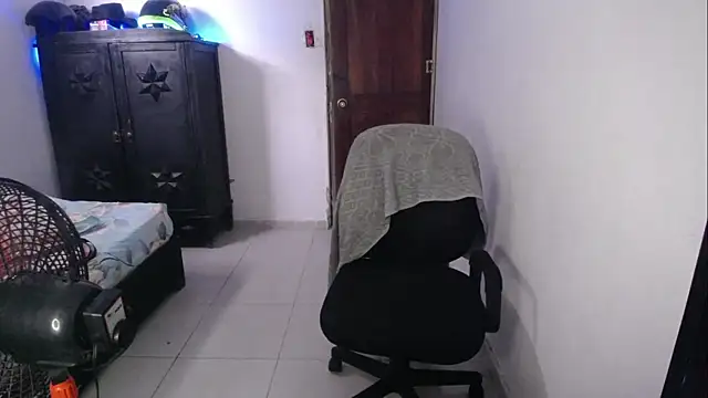 Sxntisaul   online show from February 8, 2025, 9:36 pm