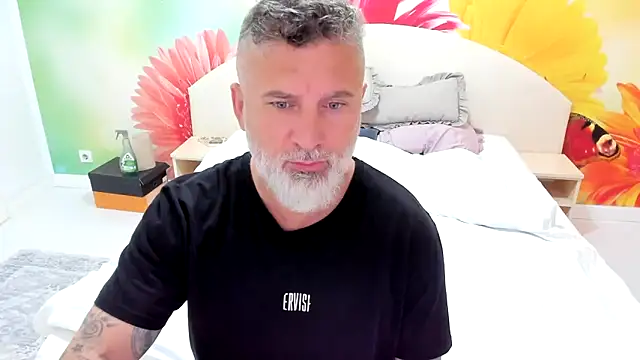 Snapshot of BlowMyXXL chatting on November 20, 2025, 8:59 am BlowMyXXL online show from November 20, 2025, 8:59 am