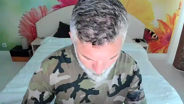 Snapshot of BlowMyXXL chatting on November 13, 2025, 5:44 am BlowMyXXL online show from November 13, 2025, 5:44 am