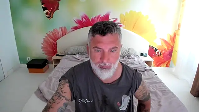 Snapshot of BlowMyXXL chatting on November 9, 2025, 7:56 am BlowMyXXL online show from November 9, 2025, 7:56 am