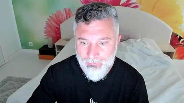 Snapshot of BlowMyXXL chatting on November 27, 2025, 8:26 am BlowMyXXL online show from November 27, 2025, 8:26 am