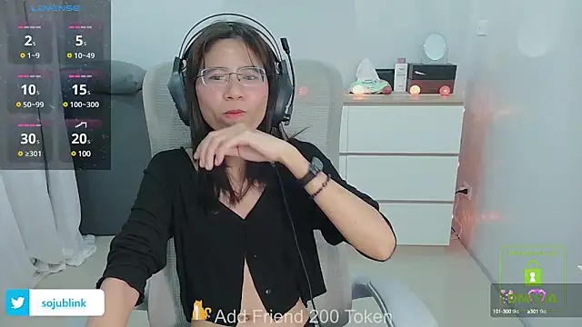 littlemiilk online show from March 17, 2025, 5:49 pm