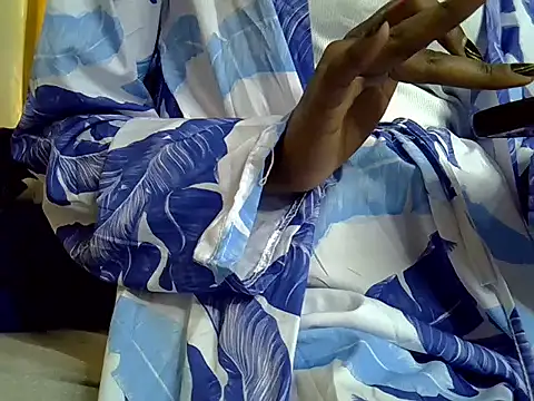 Snapshot of Skinny_m chatting on November 16, 2025, 4:17 am Skinny m online show from November 16, 2025, 4:17 am