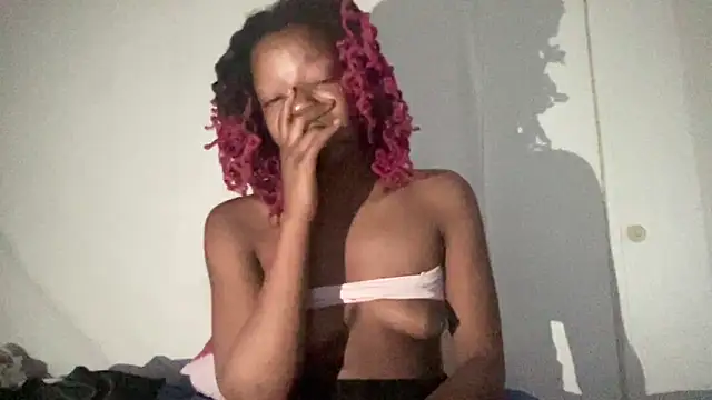 Snapshot of minimama69 chatting on November 30, 2025, 10:05 am minimama69 online show from November 30, 2025, 10:05 am