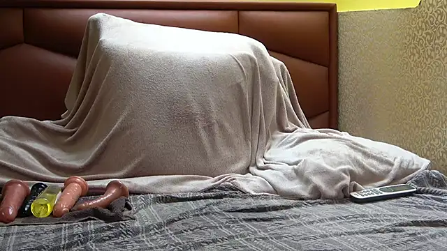 DanicaMoore online show from April 10, 2026, 11:39 am