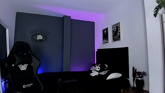 Raven Witch  online show from September 9, 2025, 10:19 pm