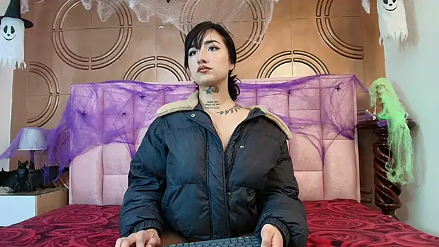 Snapshot of emmily_keller19 chatting on October 21, 2025, 1:21 pm emmily keller19 online show from October 21, 2025, 1:21 pm