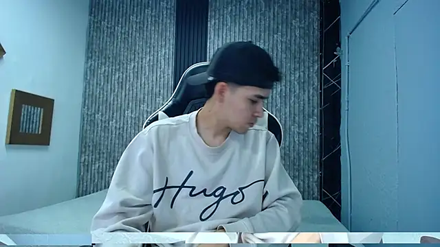 Mike 0233  online show from November 22, 2025, 4:11 am