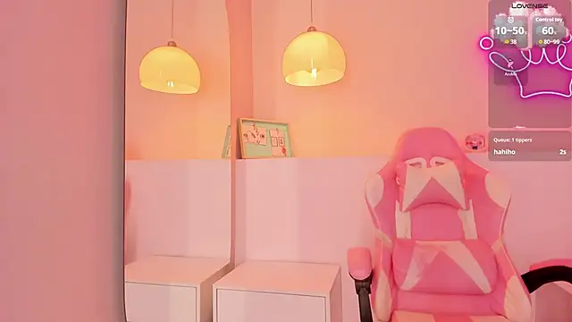 violeth hill online show from September 20, 2025, 8:03 pm