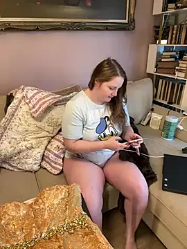 Snapshot of GingerSnap33 chatting on January 18, 2026, 6:33 pm GingerSnap33 online show from January 18, 2026, 6:33 pm