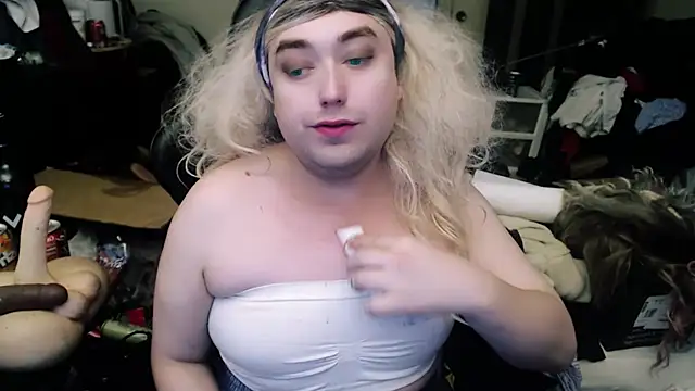 Chrissie Ohna online show from February 10, 2025, 6:03 pm