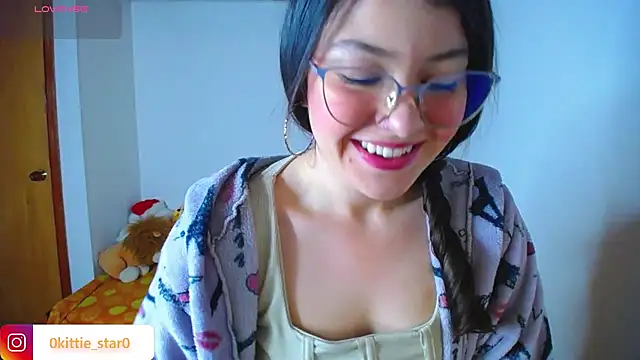 juli05star20 online show from March 5, 2025, 12:33 pm