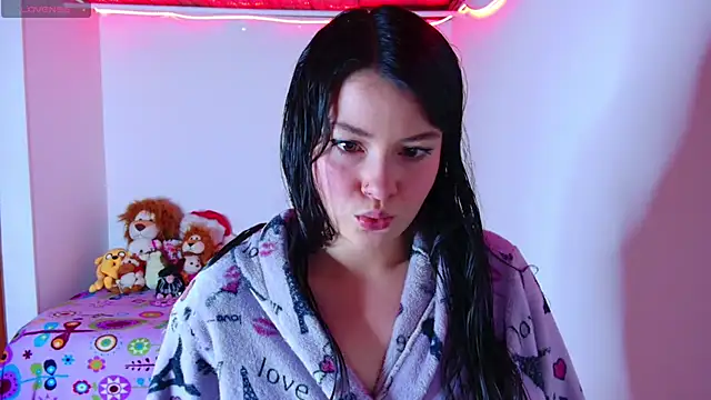 juli05star20 online show from November 26, 2025, 3:17 am