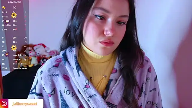 juli05star20 online show from December 15, 2025, 11:20 pm