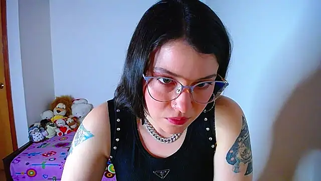 juli05star20 online show from October 5, 2025, 1:07 am