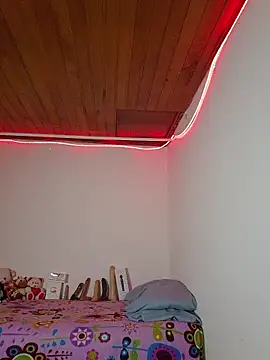 Snapshot of juli05star20 chatting on February 27, 2026, 1:39 am juli05star20 online show from February 27, 2026, 1:39 am