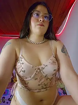 Snapshot of juli05star20 chatting on June 11, 2026, 8:39 pm juli05star20 online show from June 11, 2026, 8:39 pm