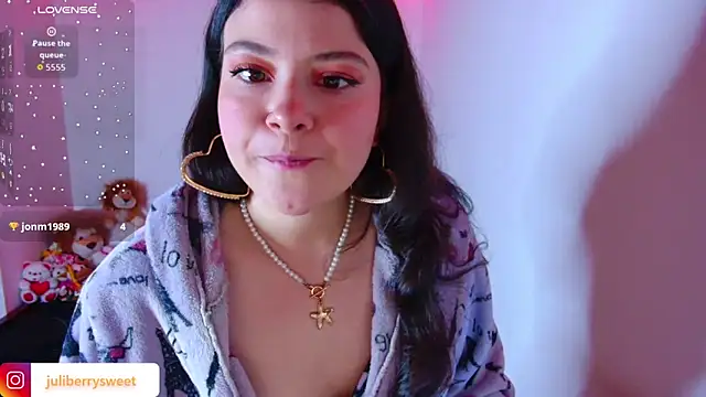 juli05star20 online show from November 13, 2025, 1:42 am