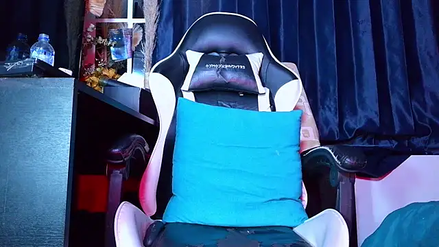 the dog lian online show from April 1, 2026, 1:41 pm