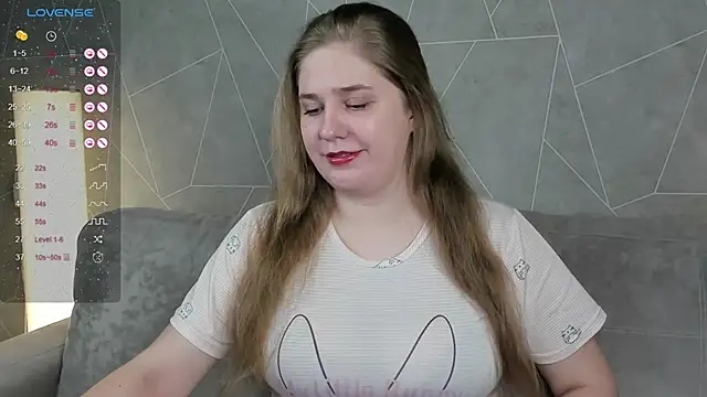 Snapshot of Megan_Violer chatting on February 13, 2025, 3:45 pm Megan Violer online show from February 13, 2025, 3:45 pm