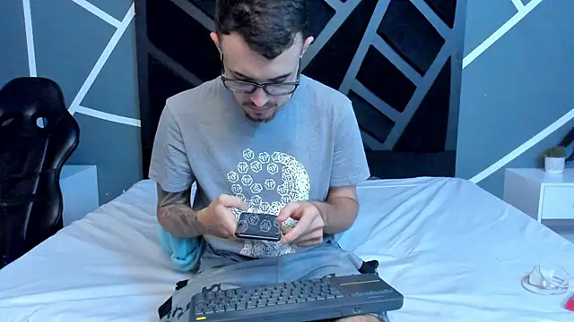 CodyWalkerR online show from March 11, 2025, 5:13 pm