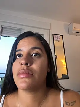 Snapshot of EmelyRogers chatting on October 7, 2025, 5:58 pm EmelyRogers online show from October 7, 2025, 5:58 pm