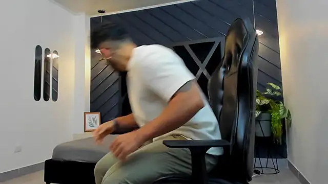 Liam Kleiin online show from October 9, 2025, 11:22 am