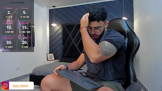 Liam Kleiin online show from October 28, 2025, 11:20 am