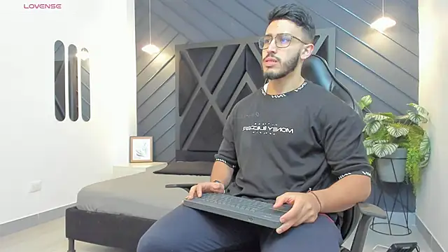 Liam Kleiin online show from October 1, 2025, 11:14 am